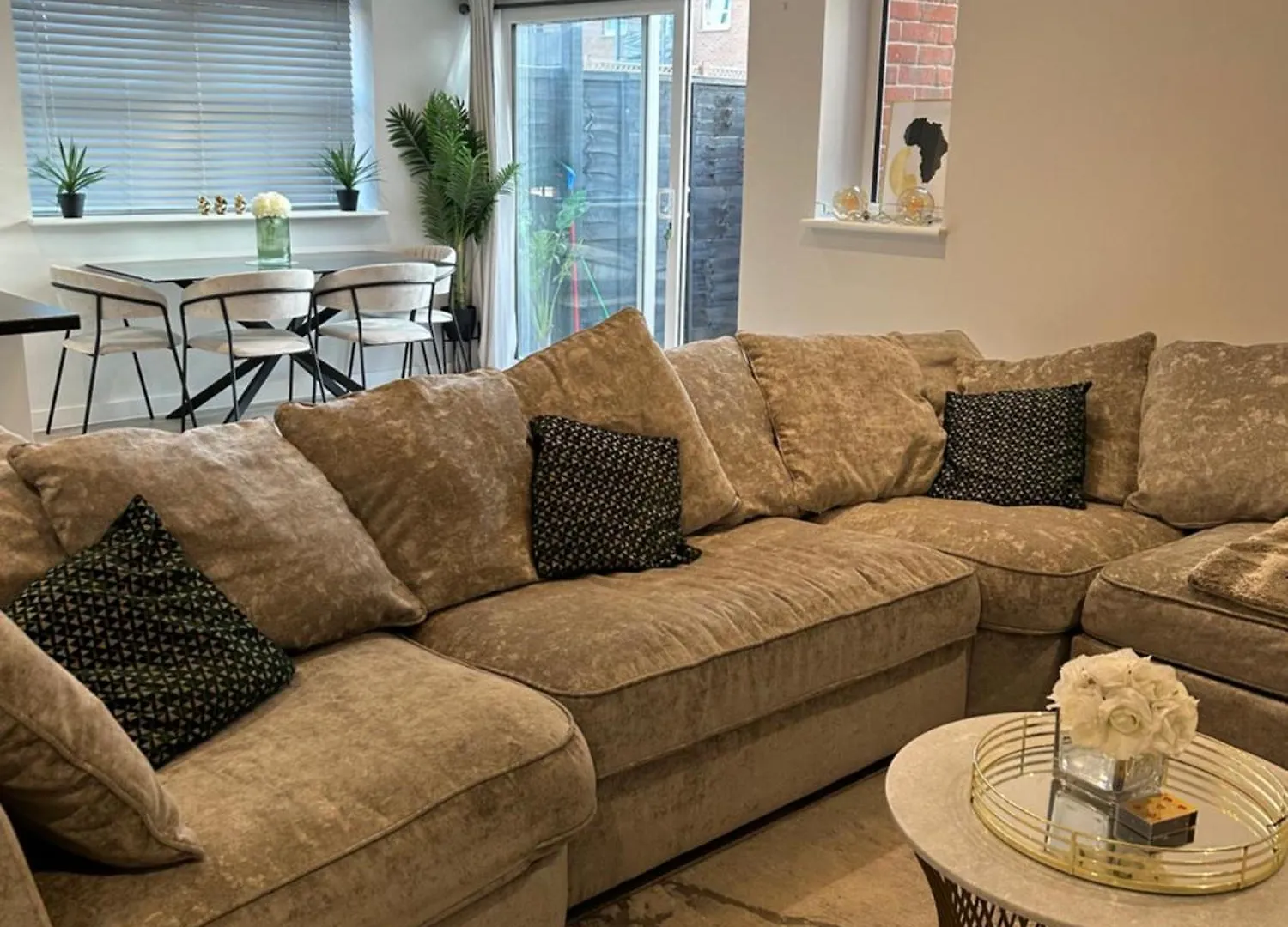 Apartment Stylish Meets Luxury! 2 Bed 2 Bath Family Home Dagenham