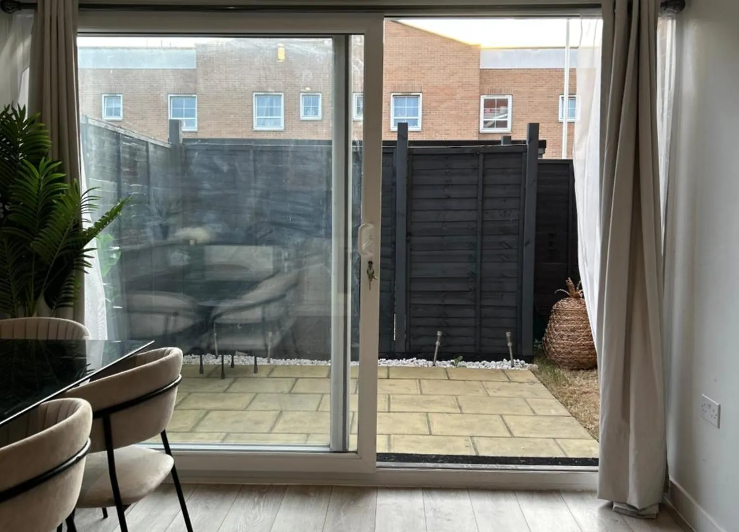 Stylish Meets Luxury! 2 Bed 2 Bath Family Home Dagenham